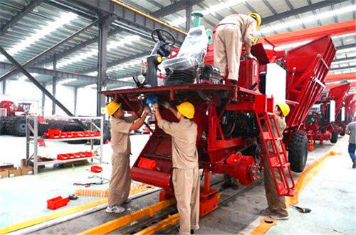 新鄉(xiāng)一拖興衰史 曾被譽(yù)為中國特大機(jī)械制造廠,董事長卻帶頭跑路